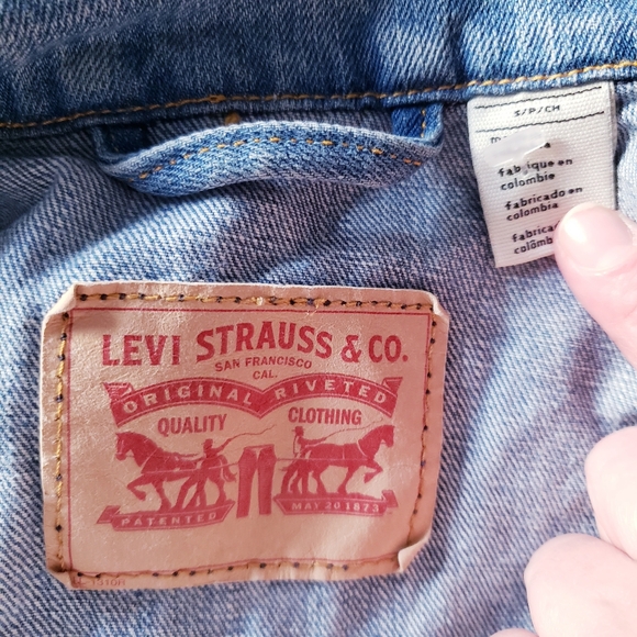 🏷Levi's Women's Sleeveless Denim Vest - S - Picture 3 of 11